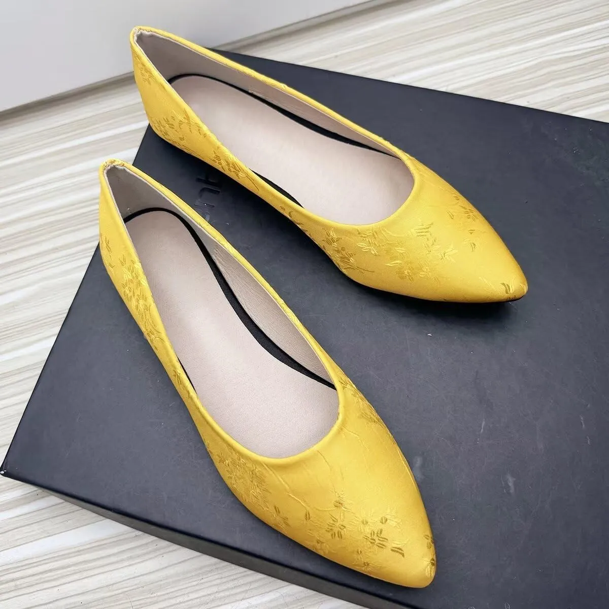 Hee grand Classic Solid Pointed Toe Ballet Flats Womens Shallow Satins Dress Shoes Casual Comfort Slip-On Loafers Light Weight Walking Flats