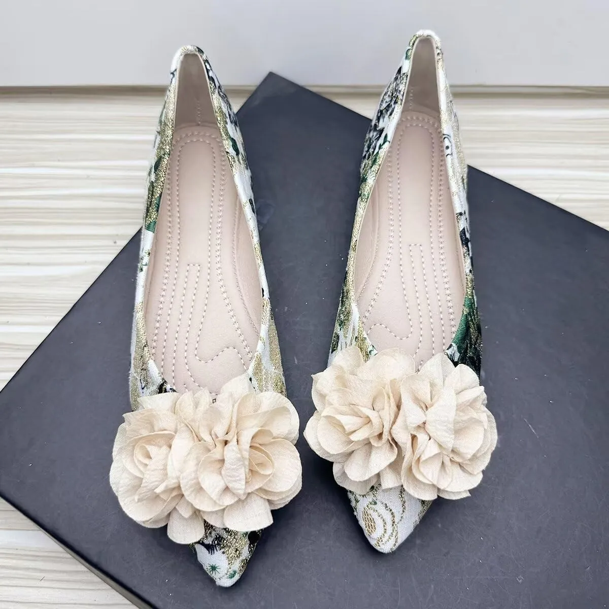 Hee grand Flats for Women Embroidery Pointed Toe Flats Flowers Decorative Dress Shoes Comfortable Slip On Ballet Flats