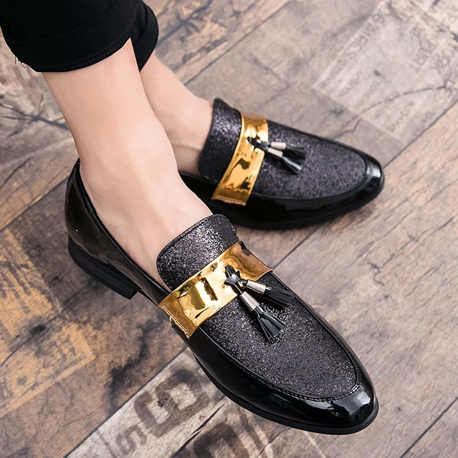 Mens Slip on Glitter Pointed Toe Leather Shoes with Fringe Decoration Chelsea Shoes Mens Formal Loafers Suitable for Daily wear, Party, Nightclub, Date, Formal wear, etc.