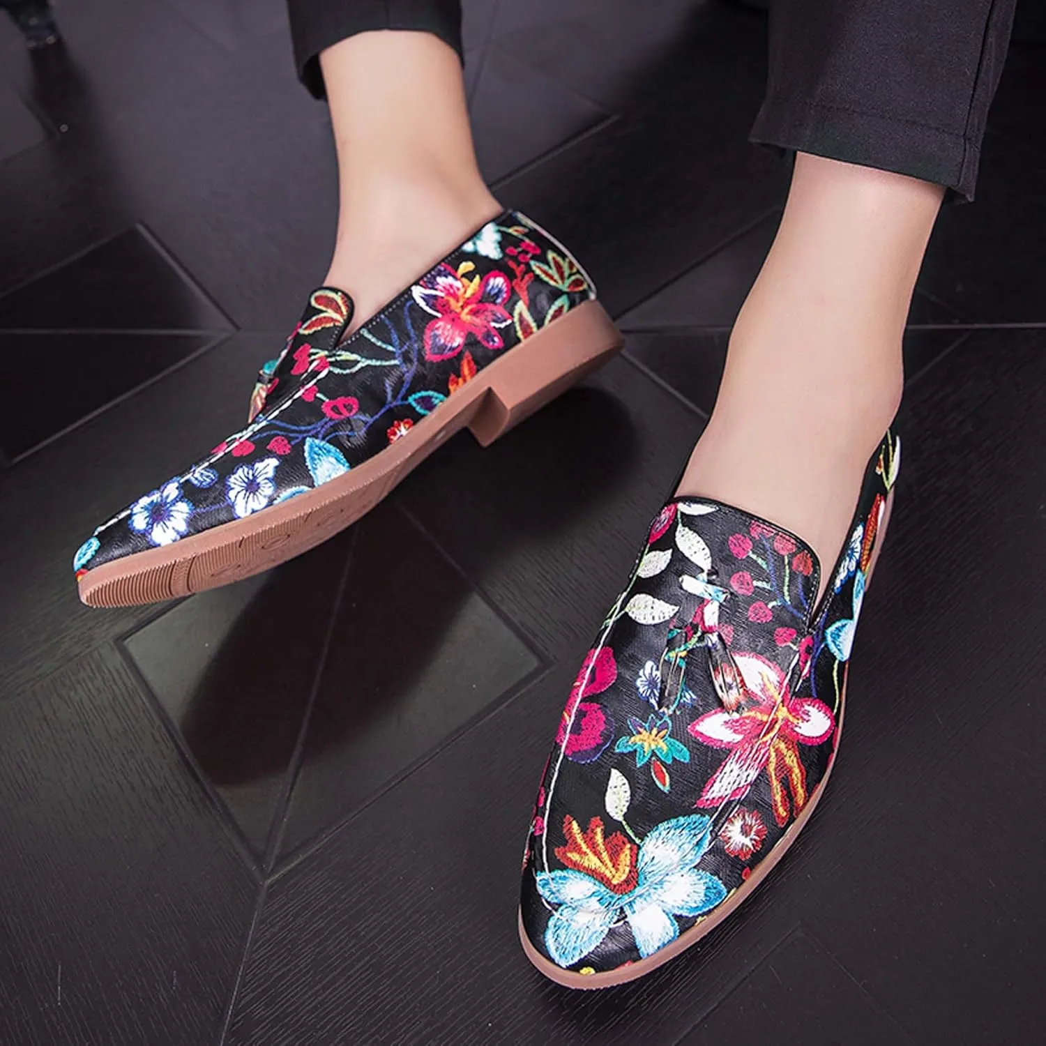 Mens Slip on Pointed Toe Loafers with Flower Design Fringe Decoration Chelsea Shoes Leather Shoes Mens Formal Loafers Suitable for Daily wear, Party, Nightclub, Date, Formal wear, etc.