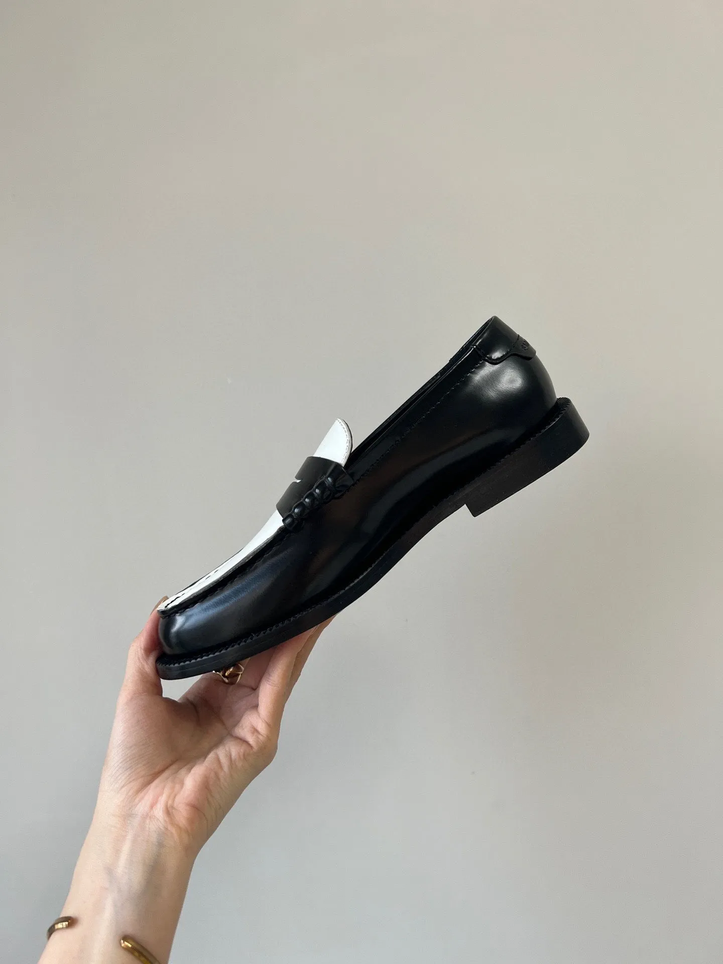 Saint Unbeatable range Laurent CALFSKIN BLACK Economical WHITE LE SL LOAFER AND