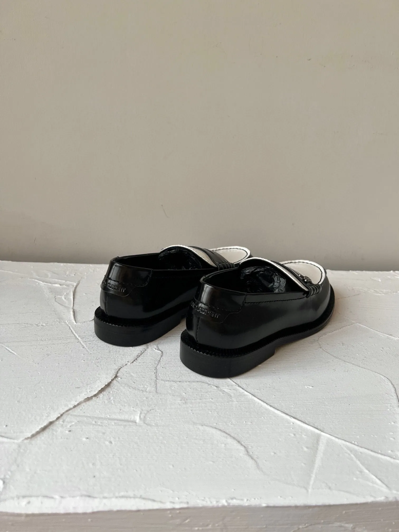 Saint Unbeatable range Laurent CALFSKIN BLACK Economical WHITE LE SL LOAFER AND