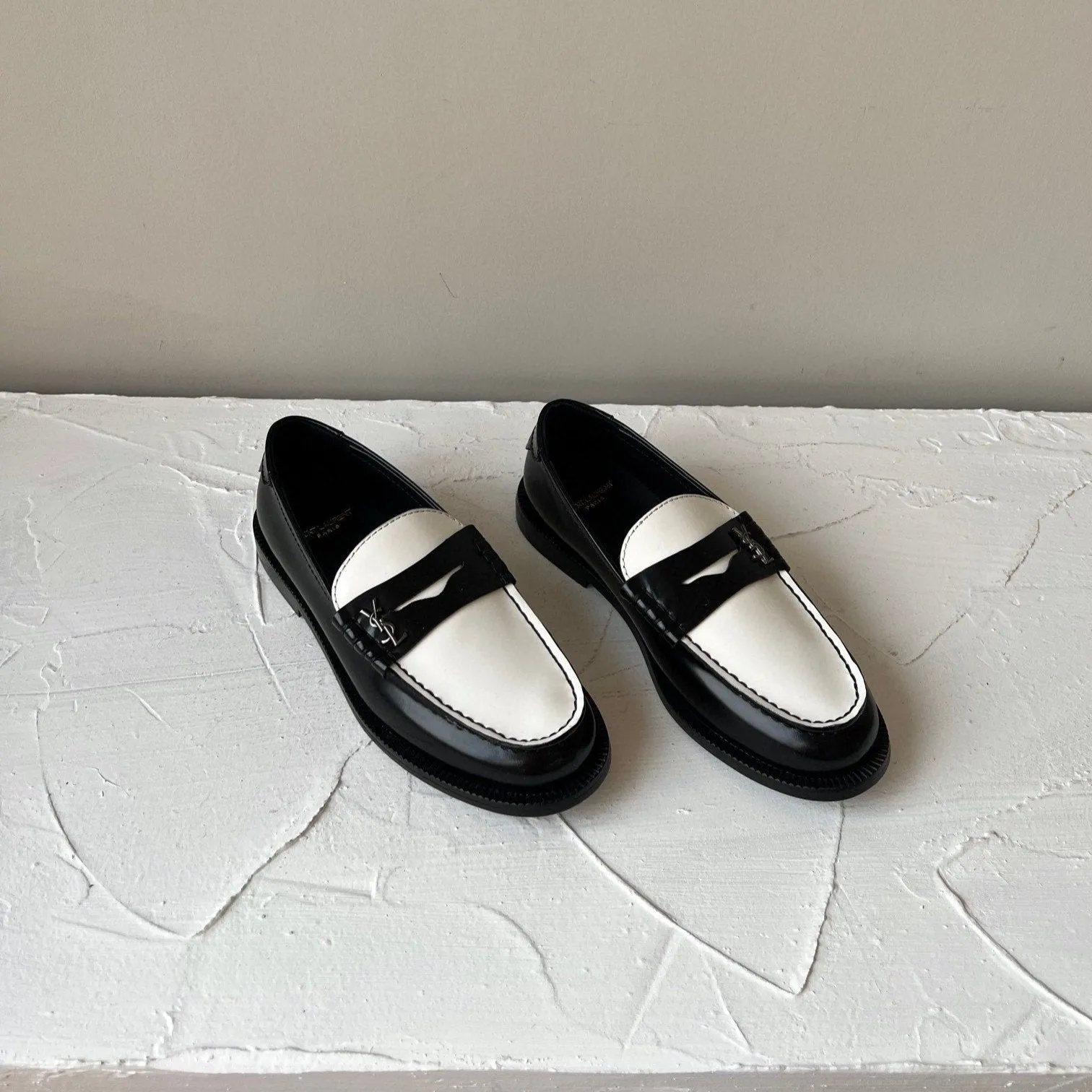 Saint Unbeatable range Laurent CALFSKIN BLACK Economical WHITE LE SL LOAFER AND