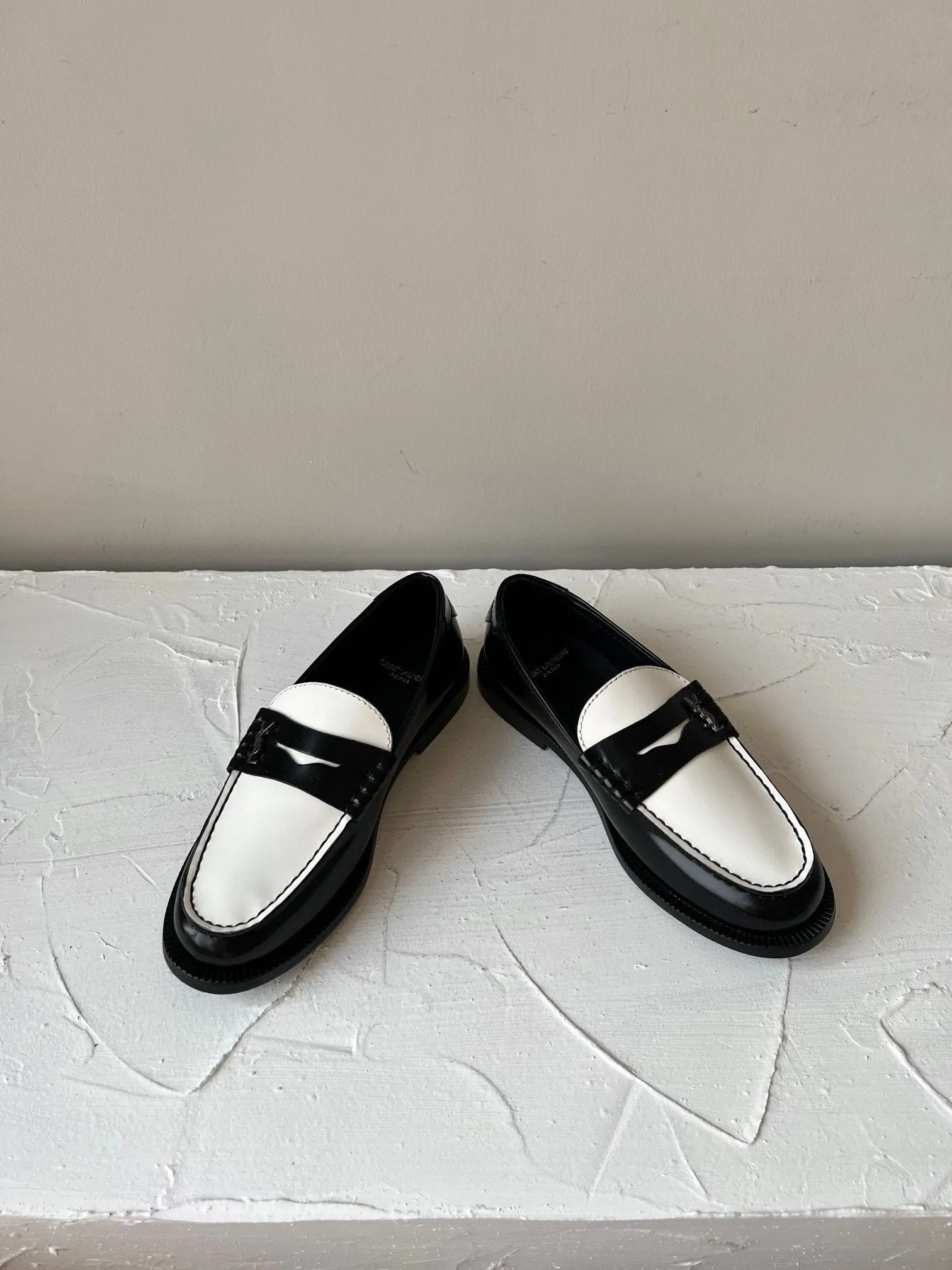 Saint Unbeatable range Laurent CALFSKIN BLACK Economical WHITE LE SL LOAFER AND