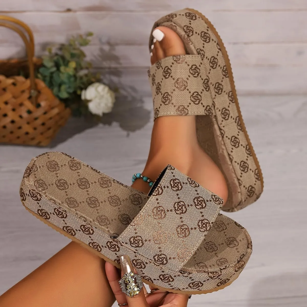 Women's Canvas Platform Slides Sandals Comfortable Open Toe Summer Beach Sandals Casual Walking Slippers