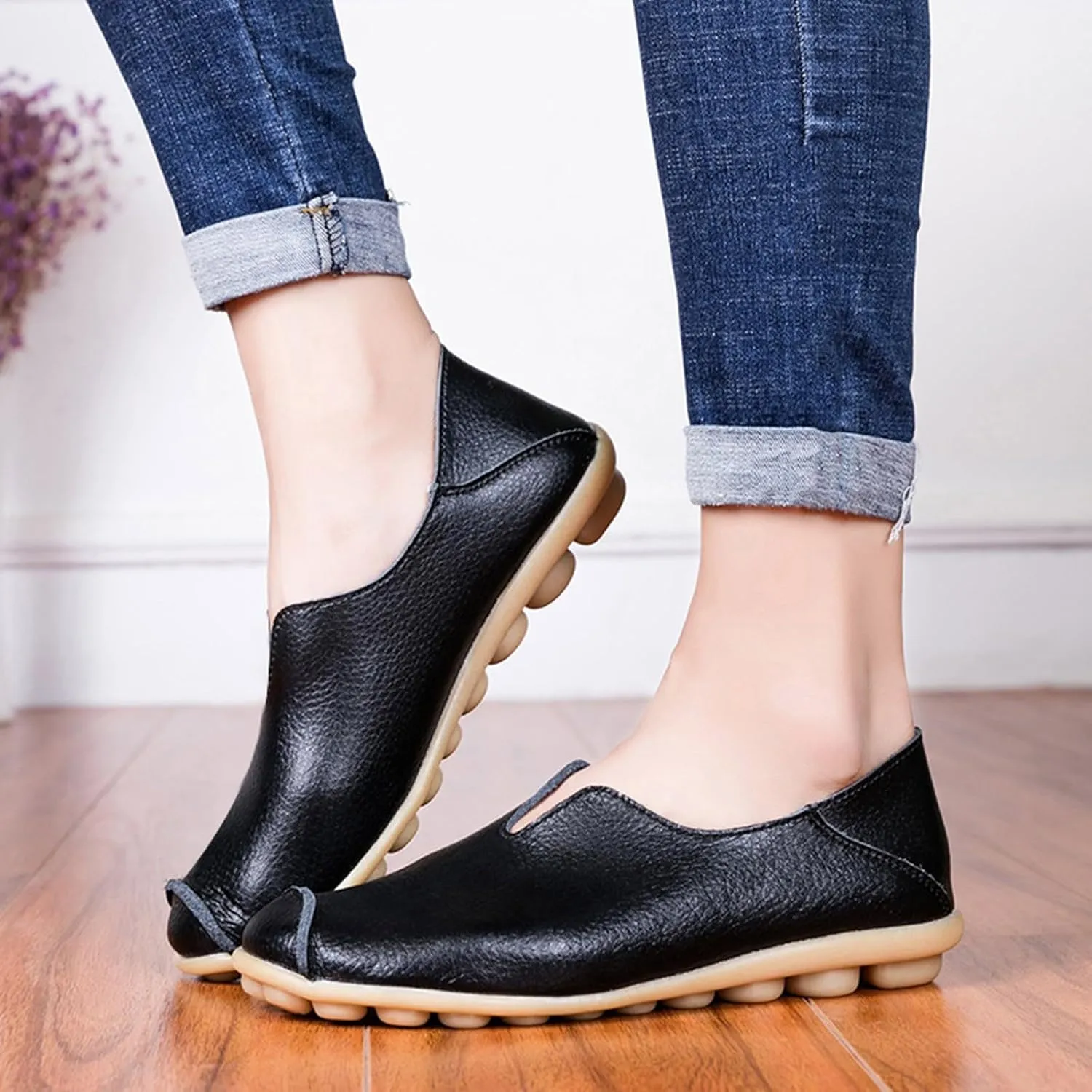 Women's Comfortable Loafers Comfort Walking Boat Shoes Non Slip Soft Leather Flat Sandals for Women Breathable Low Top Lightweight Athletic Outdoor Walking Shoes Driving Flats
